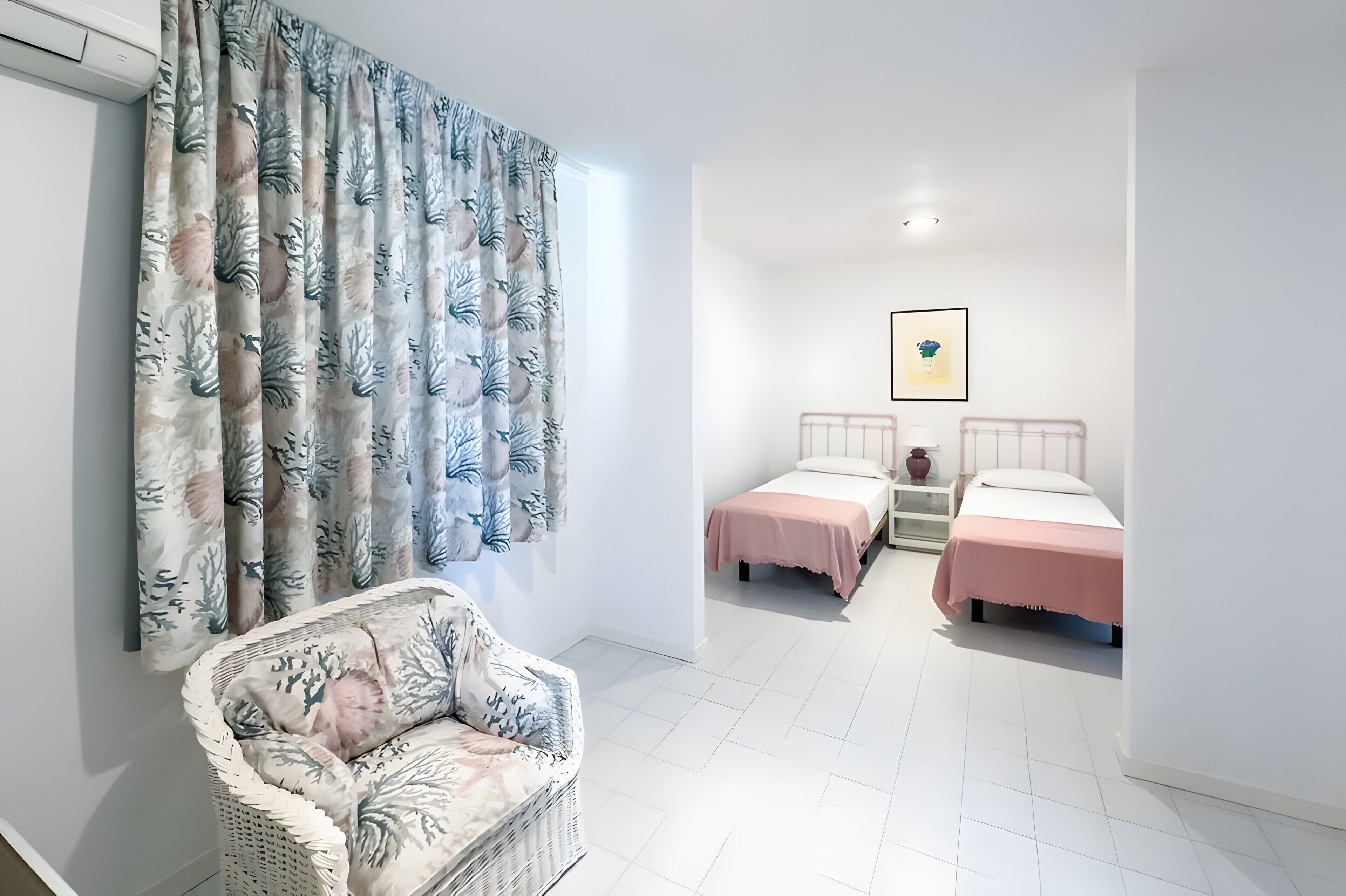 Strygejern/strygebræt, Wi-Fi, sengetøj