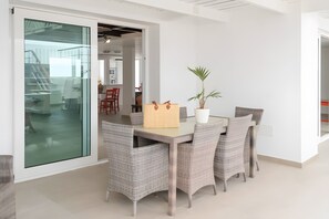 Dining - Villa \"el oasis\" / primera linea de playa maspalomas (San Bartolom é de Tirajana)