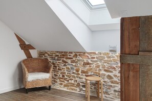 Interior - Bubble of Serenity with Spa at “La Charmante des Vallons” (Vallons-de-l'Erdre)