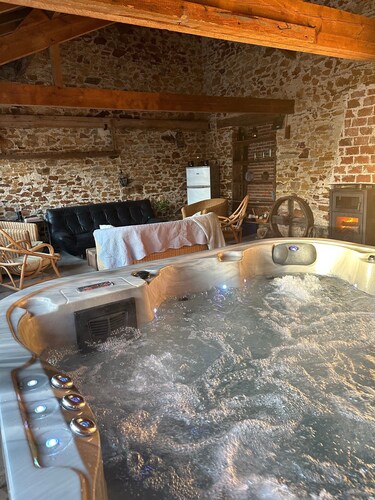 Bubble of Serenity with Spa at “La Charmante des Vallons”