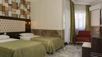 Standard Room | In-room safe