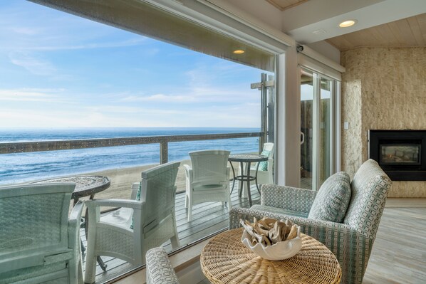 Interior - Oceanfront La Selva Beach Home w/ Fireplace, Views & Beach Access | Sand Castle (La Selva Beach)