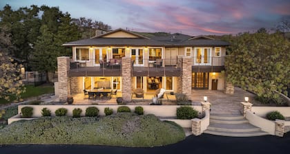 Private Paso Robles Wine Estate w/ Pool, Fire Pit & Vineyard Views