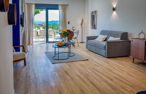 TV - UrbanFlat 213 - Aura Plage 02 - Sunrise (Roquebrune-sur-Argens)
