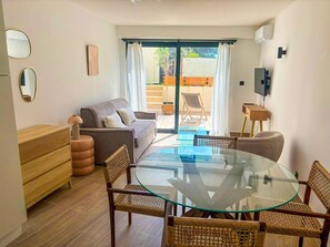 Dining - UrbanFlat 221 - Aura Plage 10 - Sea Sun (Roquebrune-sur-Argens)