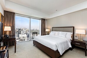 Blackout curtains, iron/ironing board, free WiFi, bed sheets - Marriott 1BR Apartment with Marina View  (Dubai)