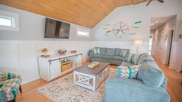 House, 3 Bedrooms | Living area