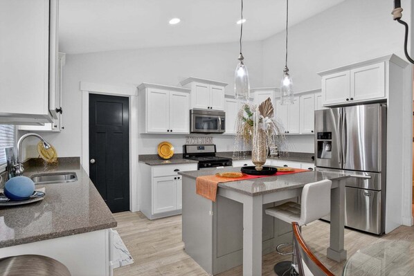 House, 6 Bedrooms | Private kitchen | Fridge, oven, coffee/tea maker, electric kettle - Modern 6br Home Near Park City 6 Bedroom Home (Heber City)