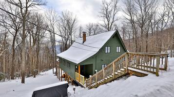 House, 4 Bedrooms | Exterior