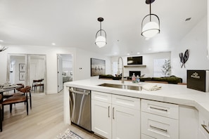 Appart'hôtel, 2 chambres | Intérieur