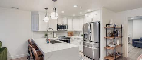 Appart'hôtel, 2 chambres | Cuisine privée