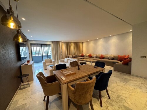 3-bedroom apartment in lovely Fès with air conditioning