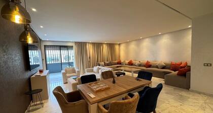 3-bedroom apartment in lovely FĂšs with air conditioning
