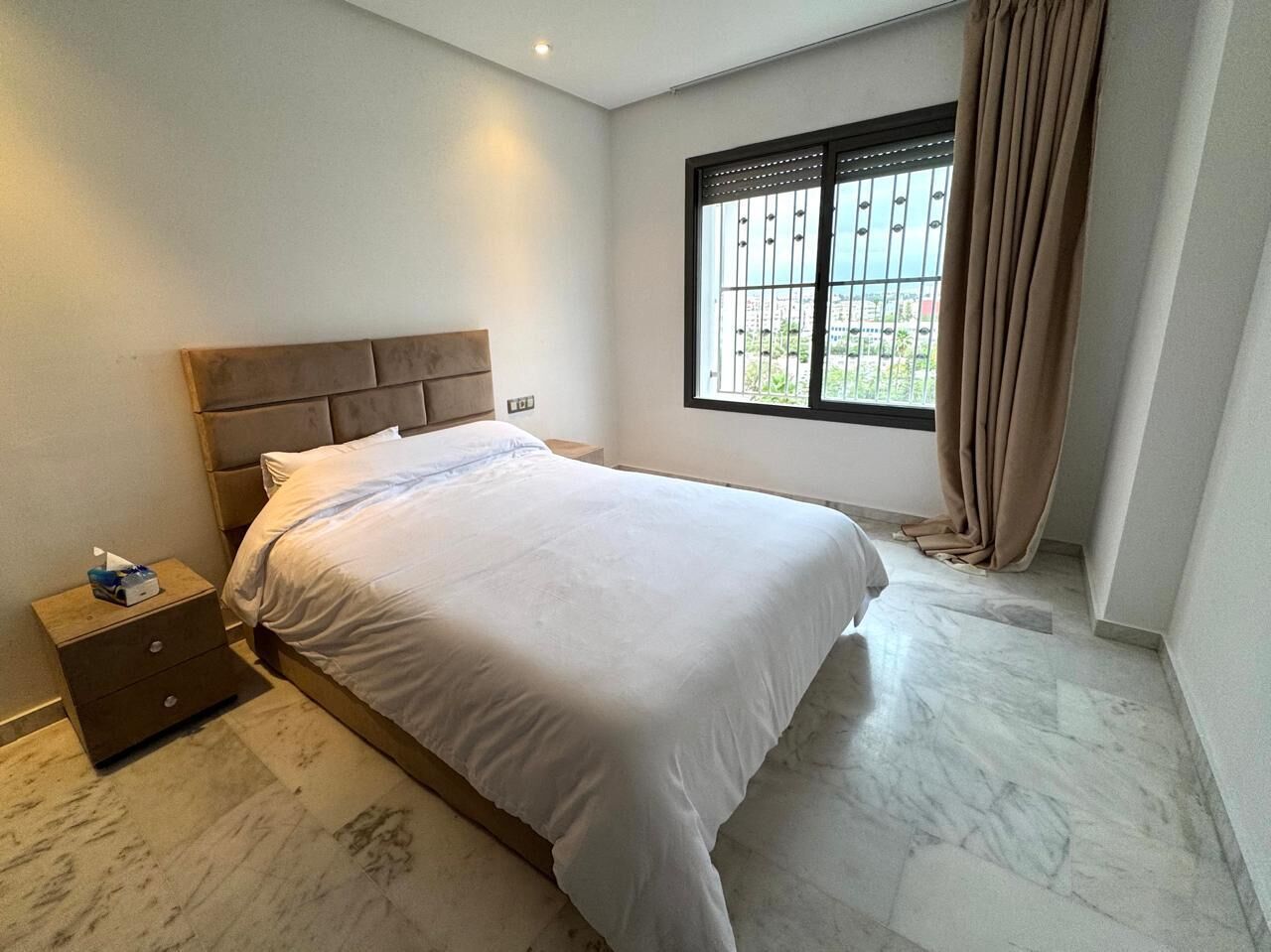 Ferros/tábuas de passar roupa, Wi-Fi, roupa de cama