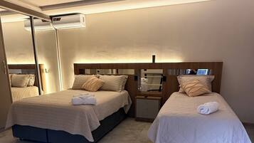 2 bedrooms, iron/ironing board, internet, bed sheets