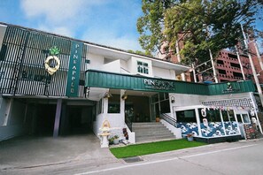 Front of property - Pineapple Residence Pattaya (Pattaya)