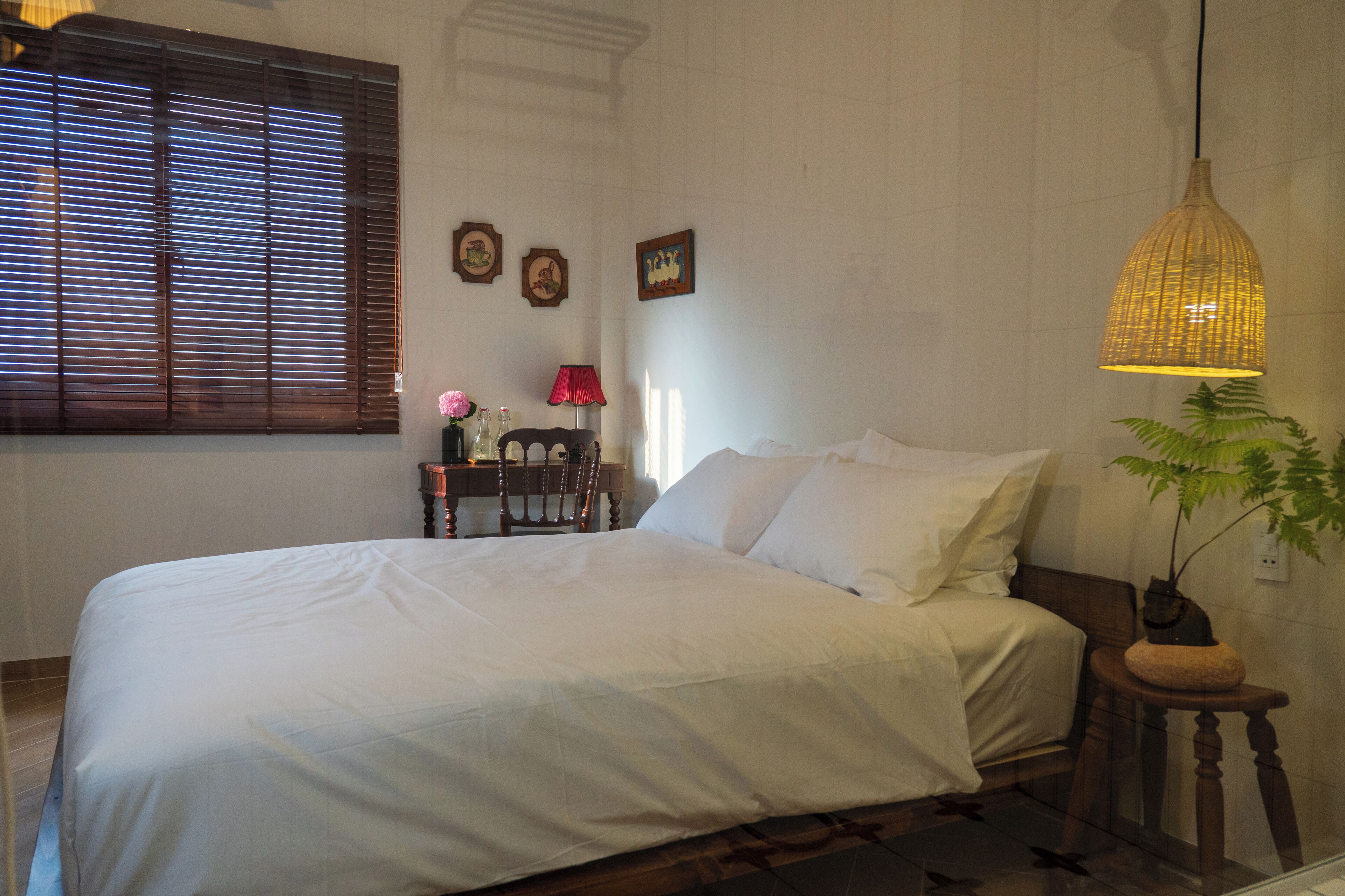 舒适客房 | 笔记本电脑工作区、免费 WiFi、床单