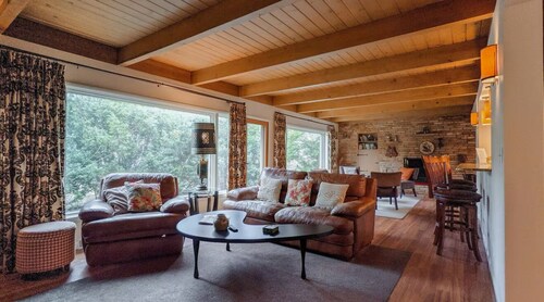 The Shore Gathers, Pool/HotTub Close to downtown