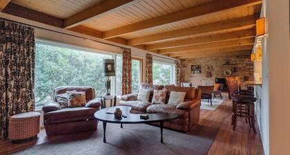 The Shore Gathers, Pool/HotTub Close to downtown