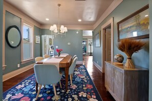 Dining - Cork Quarters, Winter Deals for Long Stays! (Michigan City)