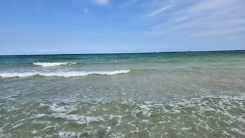 Apartment, 2 Bedrooms, Smoking, Balcony | Beach