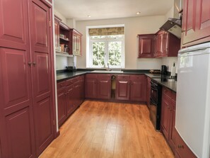 Cottage | Private kitchen - Waterloo Mill Cottage (Wotton-under-Edge)
