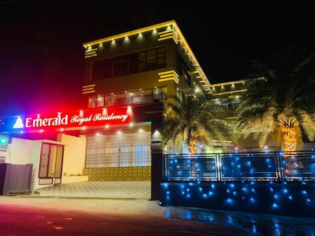المنشأة من الخارج