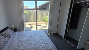 Room, 1 Bedroom - Room-escape to our Serene Ensuite With q (Adelaide)