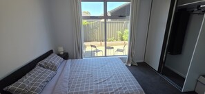 Room, 1 Bedroom | 1 bedroom - Room-escape to our Serene Ensuite With q (Adelaide)