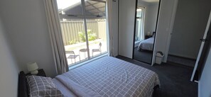 Room, 1 Bedroom | 1 bedroom - Room-escape to our Serene Ensuite With q (Adelaide)