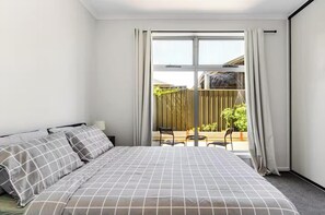 Room, 1 Bedroom | 1 bedroom - Room-escape to our Serene Ensuite With q (Adelaide)