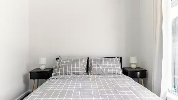 Room - Room-escape to our Serene Ensuite With q (Adelaide)
