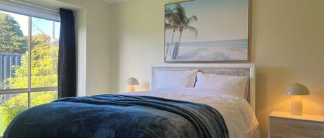 5 chambres, fer et planche à repasser, Wi-Fi, draps fournis