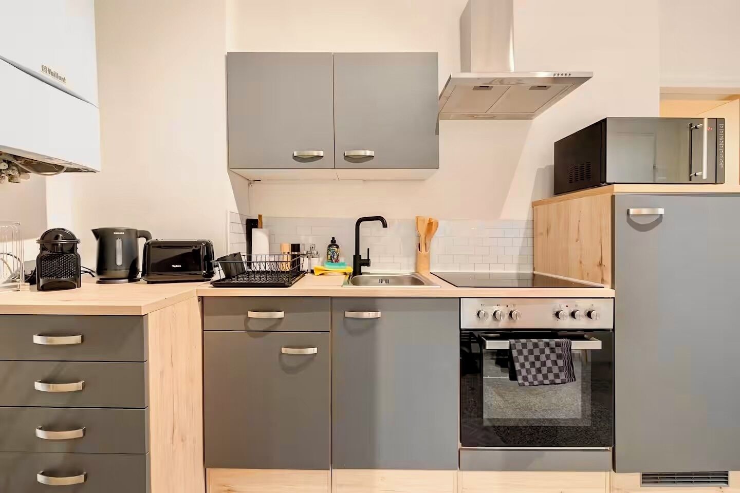 電子レンジ、オーブン、コンロ