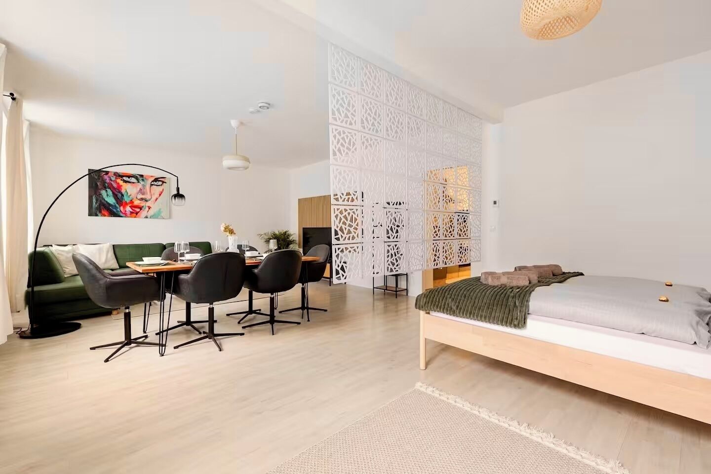 2 室のベッドルーム、アイロン / アイロン台、WiFi、ベッドシーツ