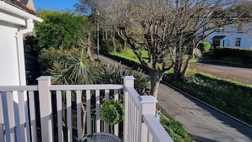 Cottage | Property grounds