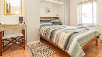 1 bedroom, individually decorated, individually furnished, free WiFi