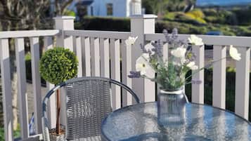 Cottage | Tempat makan luar