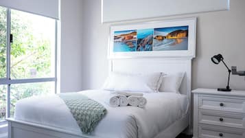 3 slaapkamers, een strijkplank/strijkijzer, gratis wifi, beddengoed