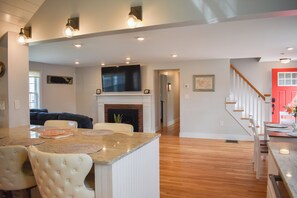 Dining - Remodeled 5-Bedroom Gem in West Dennis (Dennis)