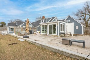 Terrace/patio - Remodeled 5-Bedroom Gem in West Dennis (Dennis)