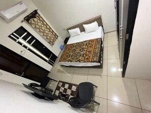 Deluxe Double Room | Free WiFi - Hotel White (Rajkot)