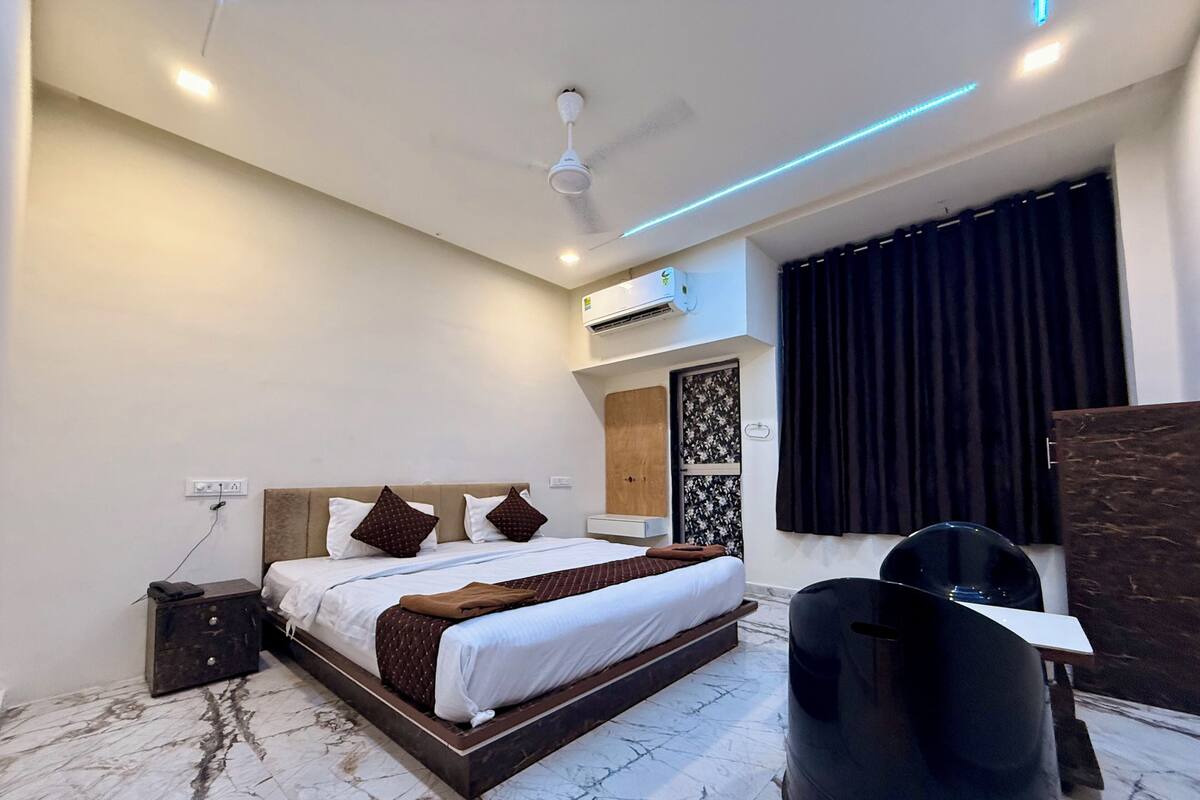 デラックス ルーム | デスク、WiFi (無料)、ベッドシーツ