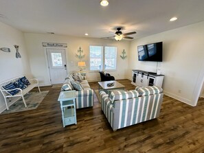 Smart TV, DVD player - KD1730 - Oceanside, 3 bedroom, 2 bath, Private Saltwater pool! (Kill Devil Hills)