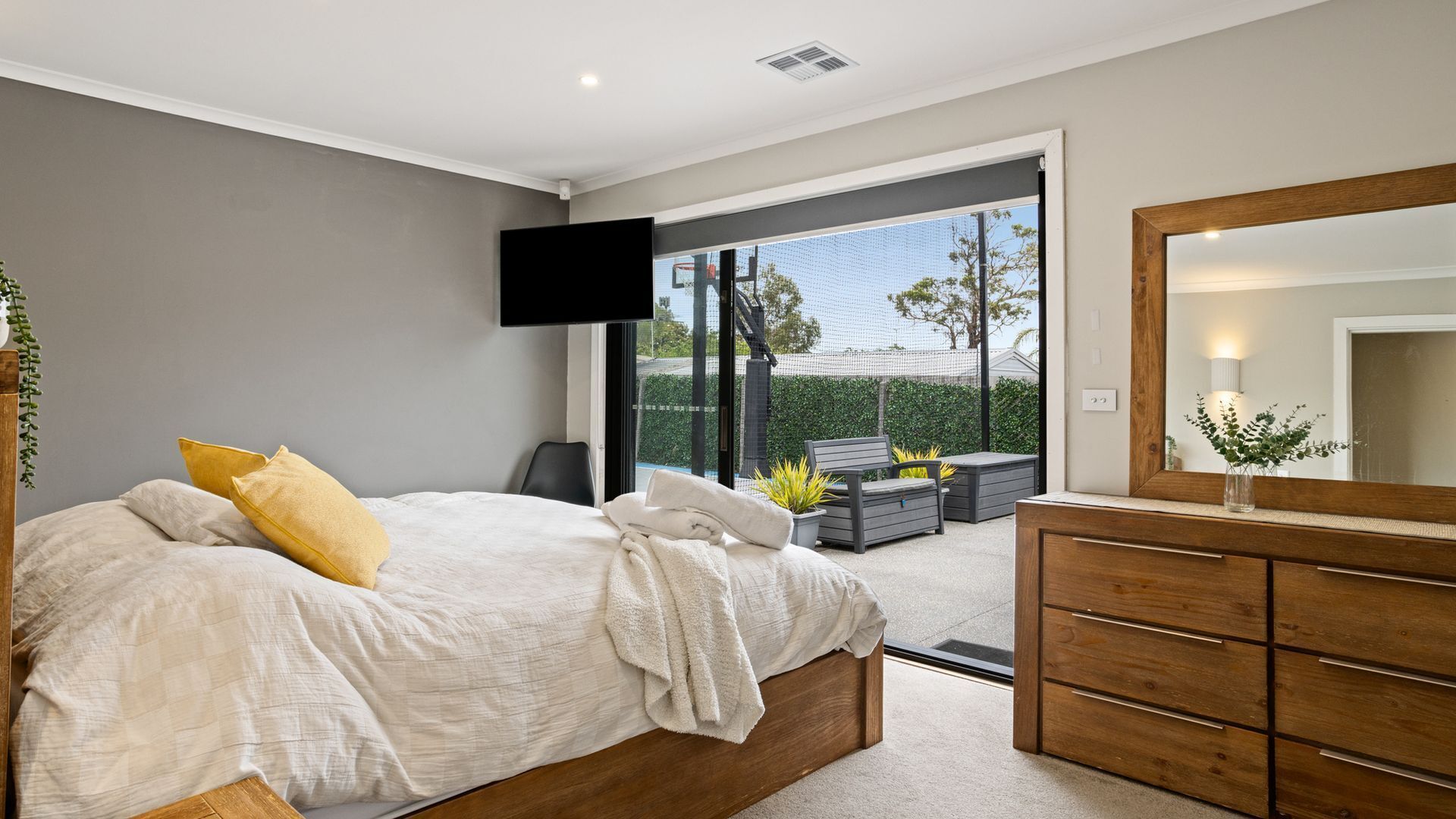 Bügeleisen/Bügelbrett, WLAN, Bettwäsche