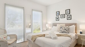 4 bedrooms, iron/ironing board, WiFi - Rye Beach Treetop Escape (Rye)