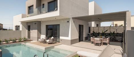 Udendørs pool, opvarmet pool