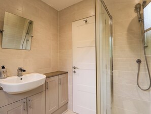 Cottage | Bathroom | Shower - 6 Carn Dearg (Aviemore)