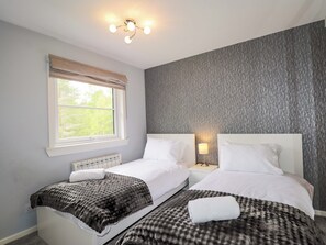 Cottage | 4 bedrooms, individually decorated, individually furnished, free WiFi - 6 Carn Dearg (Aviemore)
