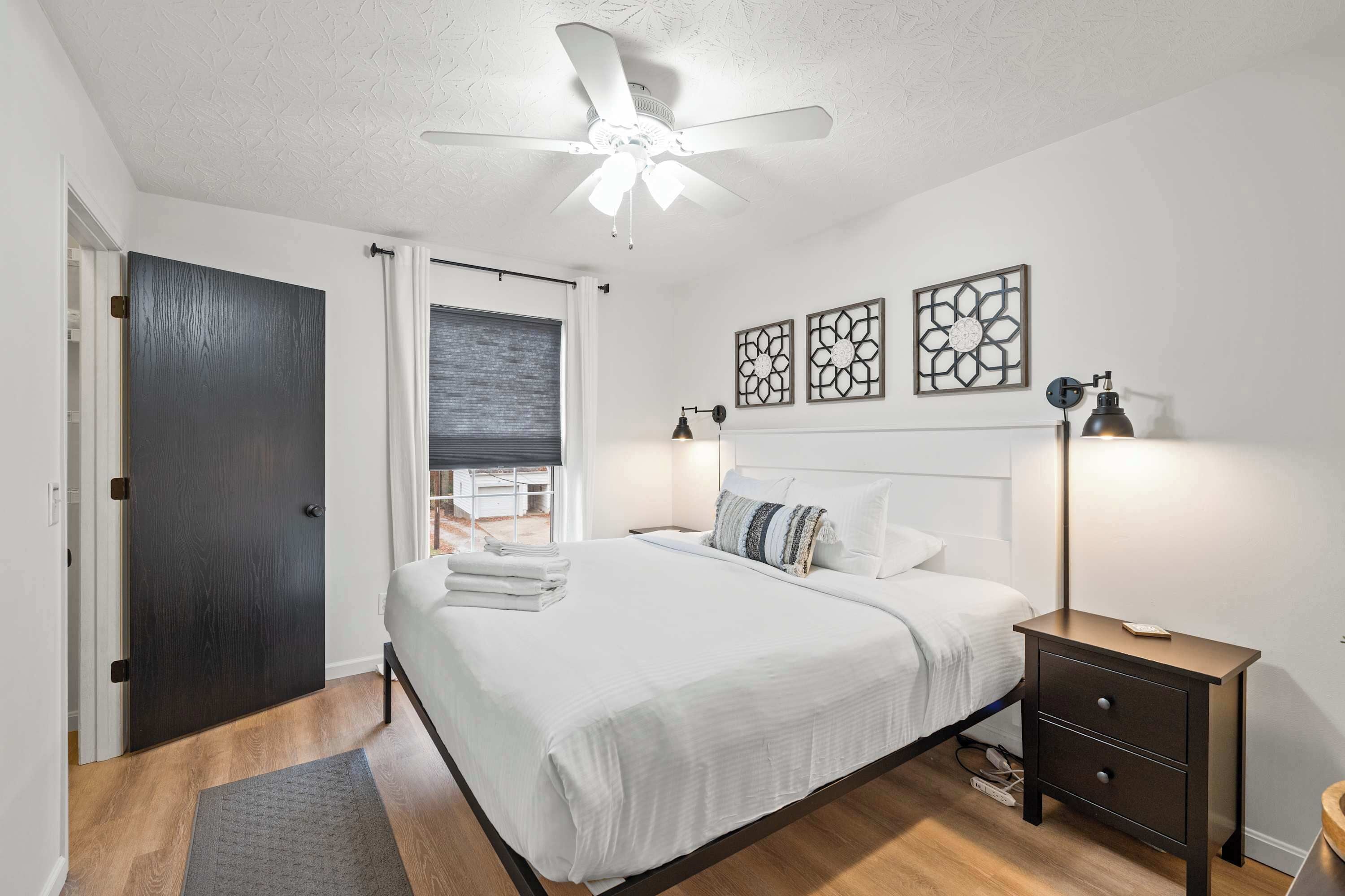 2 bedrooms, iron/ironing board, travel cot, WiFi